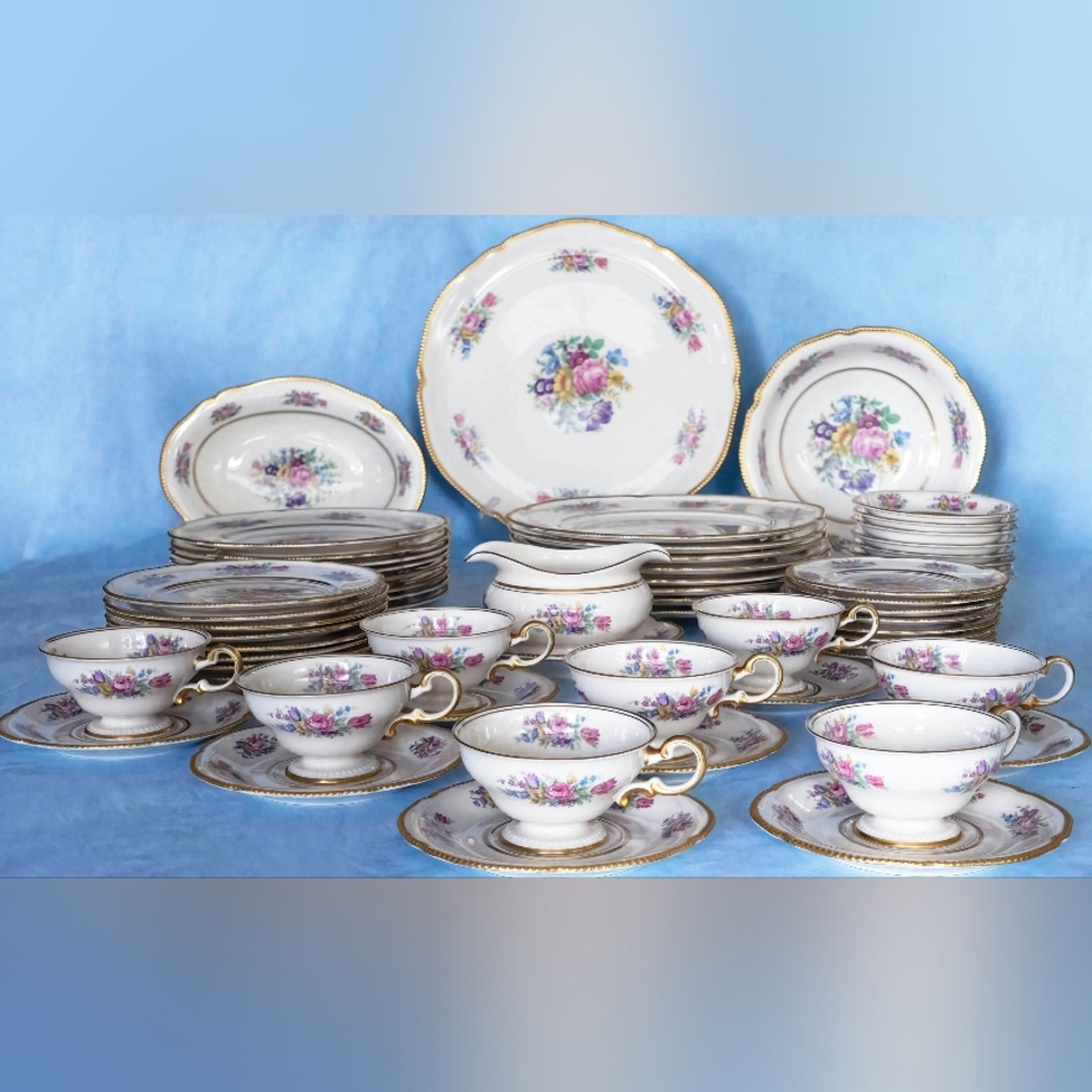 Rare Vtg Beautiful Castleton Rose 60 Pieces Dinnerware Set. 8 Place Settings.USA